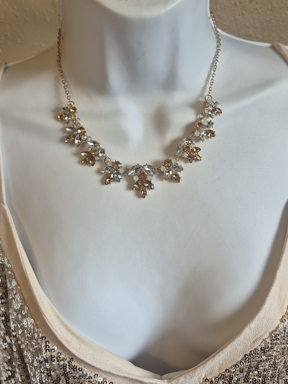 Vintage Elegant Crystal Flower Statement Necklace - Gold Tone, Champagne Stones